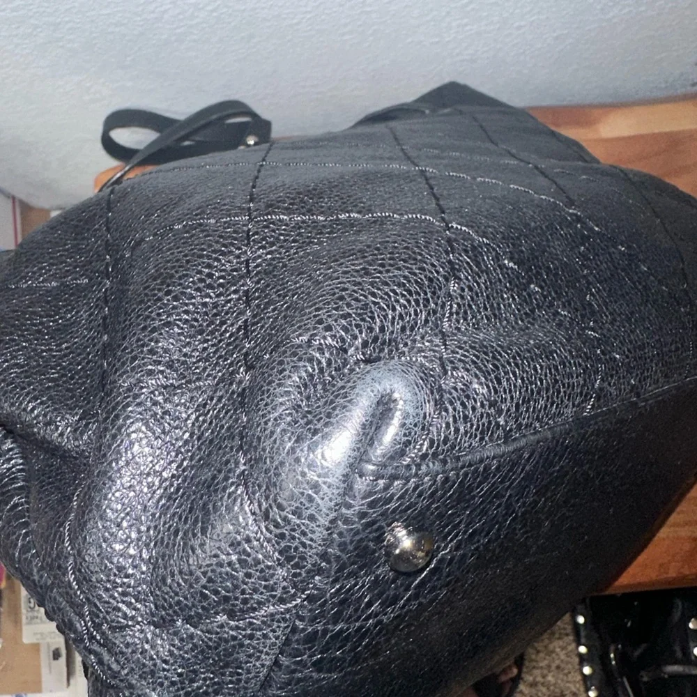 CHANEL On The Road Large Tote - Picture 9 of 15